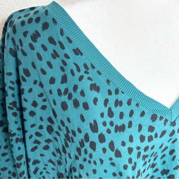 TORRID Herritage Womens Green Dotted V-Neck Short Sleeve T-Shirt Plus Size 3/ 3X - Picture 4 of 10